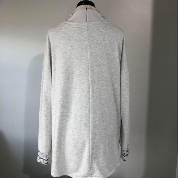 XL Hannah Sweater Aztec around neckline & Sleeve Ends Gray & Turquoise C3578 - Picture 3 of 5